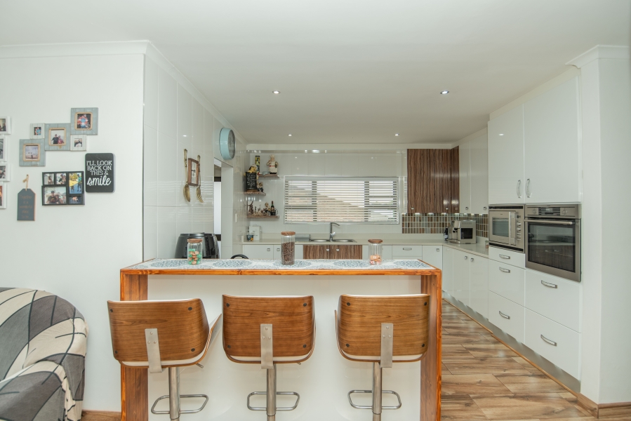 3 Bedroom Property for Sale in Rowallan Park Eastern Cape